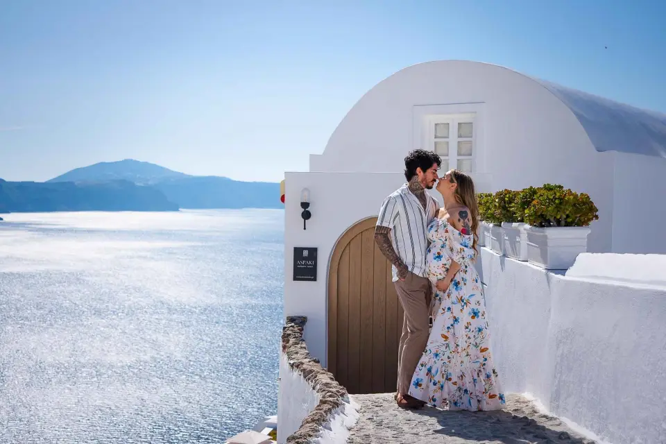 Santorini: Sesión fotográfica privada en Fira o Imerovigli