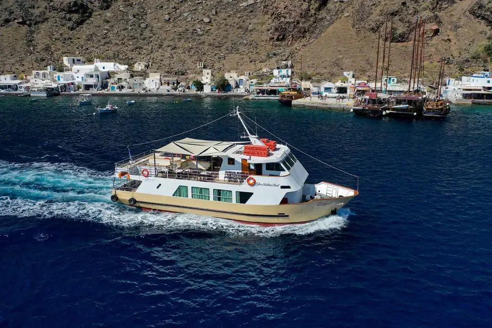 Tour En Barco Con Fondo De Cristal Por La Caldera