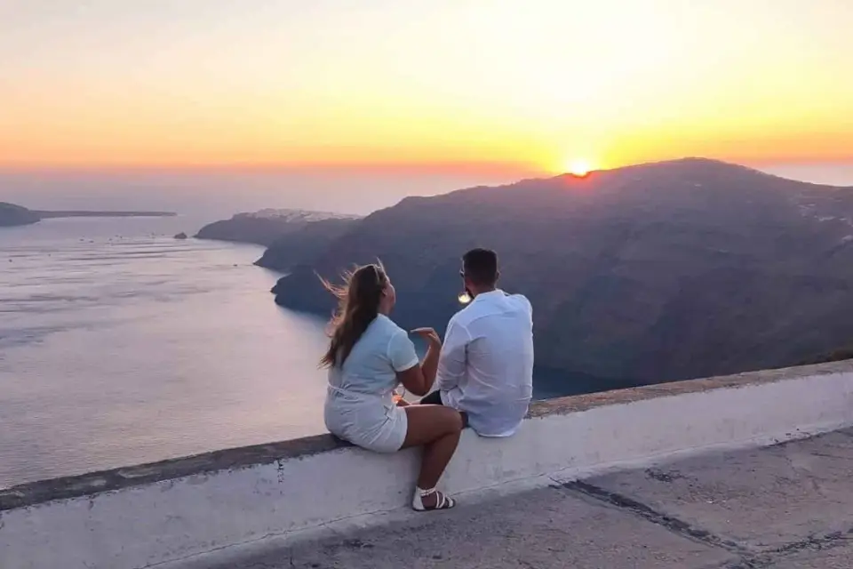 Santorini: Tour privado al atardecer con picnic y traslado