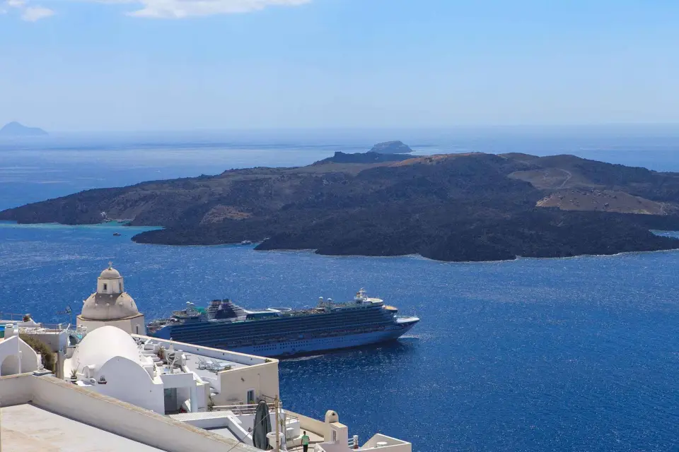 Tour privado de lugares famosos con guía local en Santorini