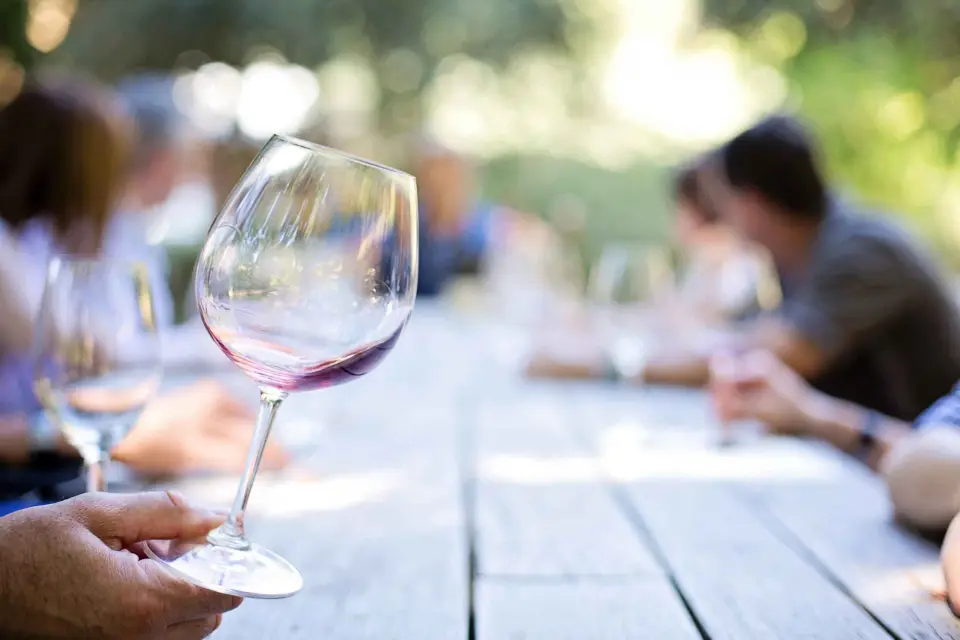 Santorini: Visita privada de medio día a bodegas con degustaciones