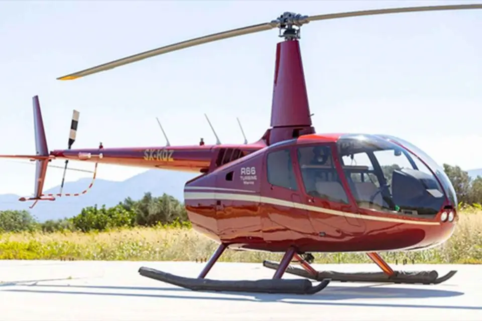 Desde Santorini: Vuelo privado de ida en helicóptero a las islas