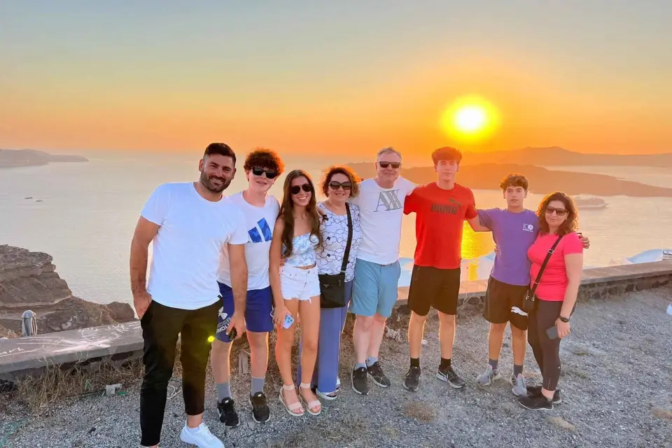 Vuelta a la isla y puesta de sol en Oia