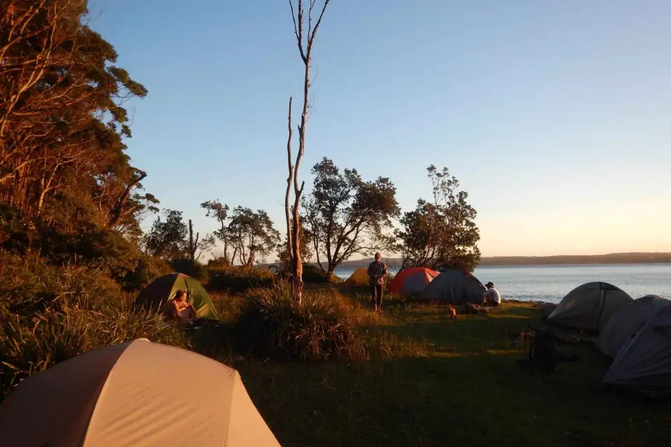 Bahía de Batemans: Aventura de 2 días en kayak y camping