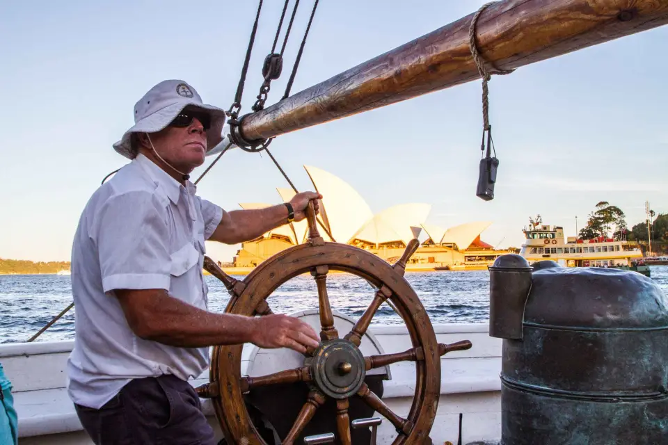 Sídney: crucero por el puerto con cena al atardecer