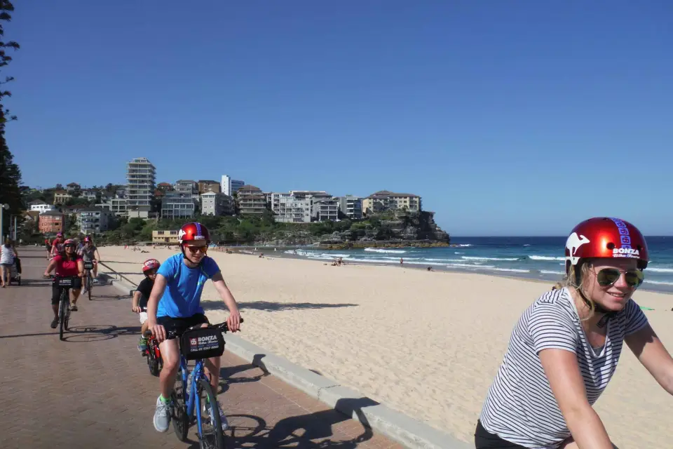 Impresionante recorrido en bicicleta por la playa de Manly y crucero al atardecer