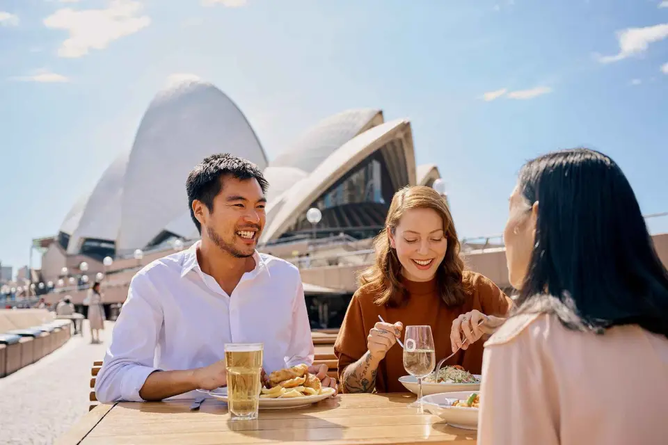 Sydney: Visita de 1 hora a la Ópera con comida y bebida