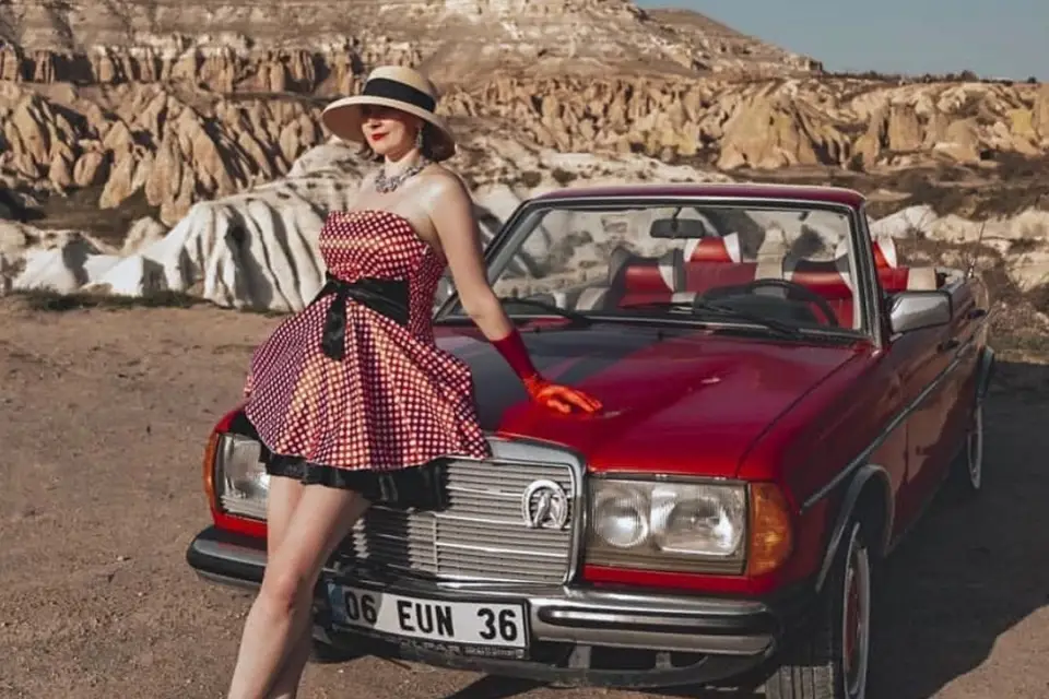 Tour privado en coche clásico por la Capadocia