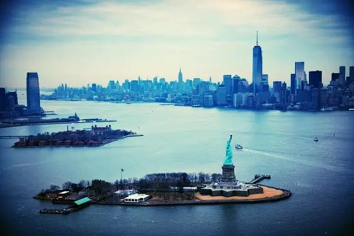Crucero turístico de 1 hora por el horizonte de la ciudad de Nueva York