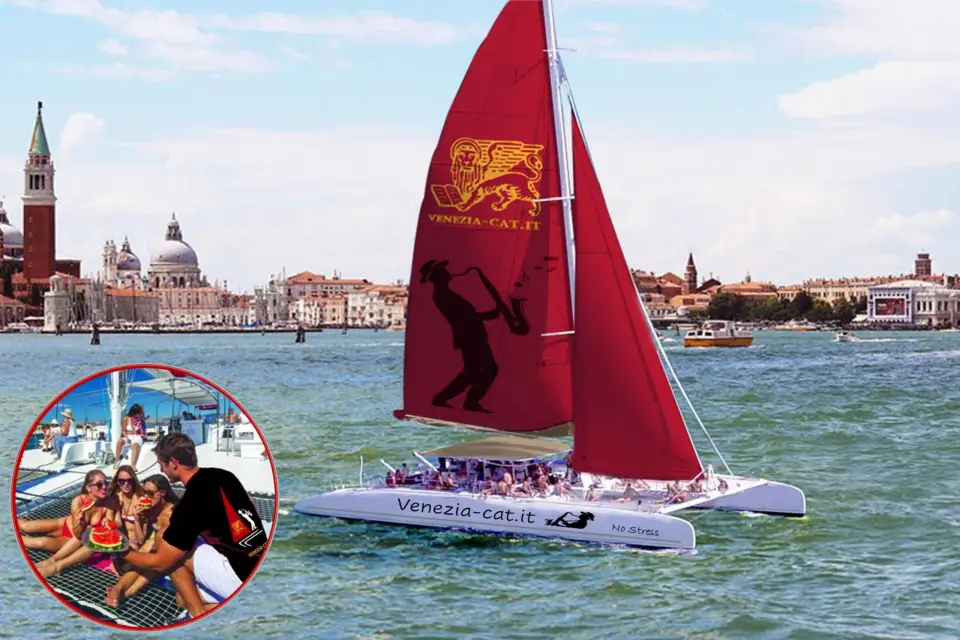 Venecia: Almuerzo crucero por la laguna en catamarán