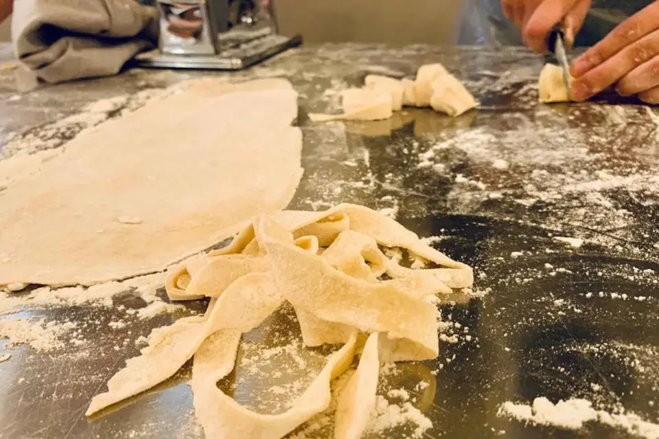Venecia: Clase de cocina de pasta y tiramisú con vino