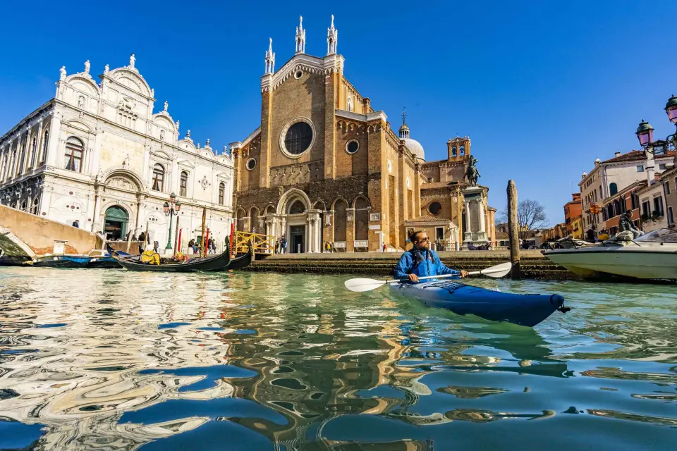 Clase de Kayak Cultural en la ciudad de Venecia: formación avanzada