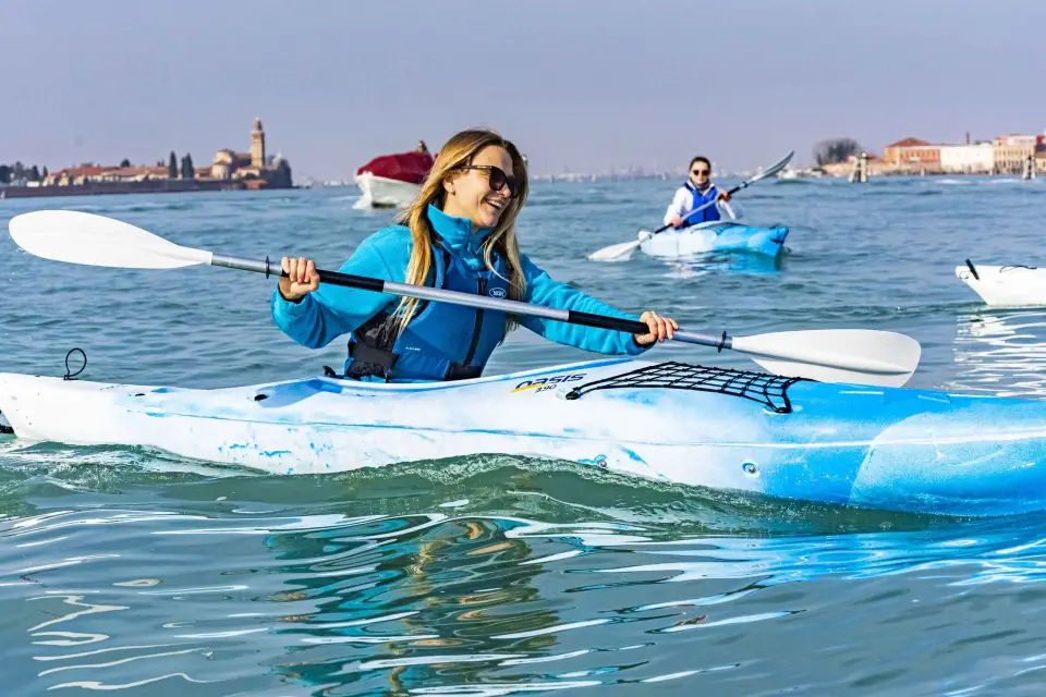 Clase de Kayak Naturalista en Venecia: entrenamiento en la laguna