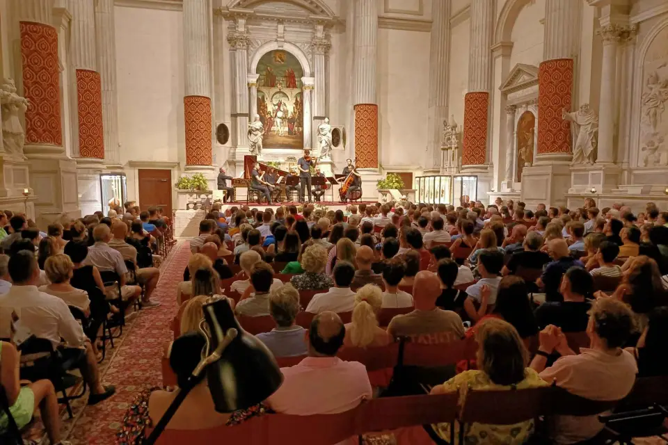 Venecia: Concierto de las Cuatro Estaciones de Vivaldi y Visita al Museo de la Música