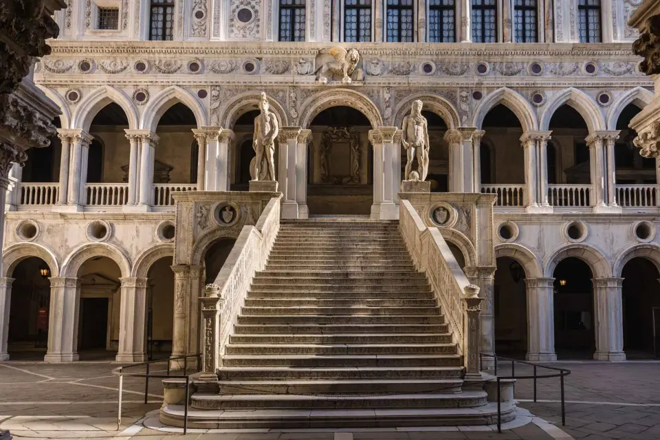Venecia: entrada sin colas al Palacio Ducal con libro guía