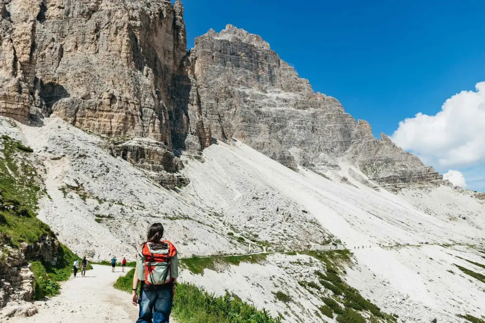 Desde Venecia: Excursión de un día a los Dolomitas y el lago Braies en monovolumen