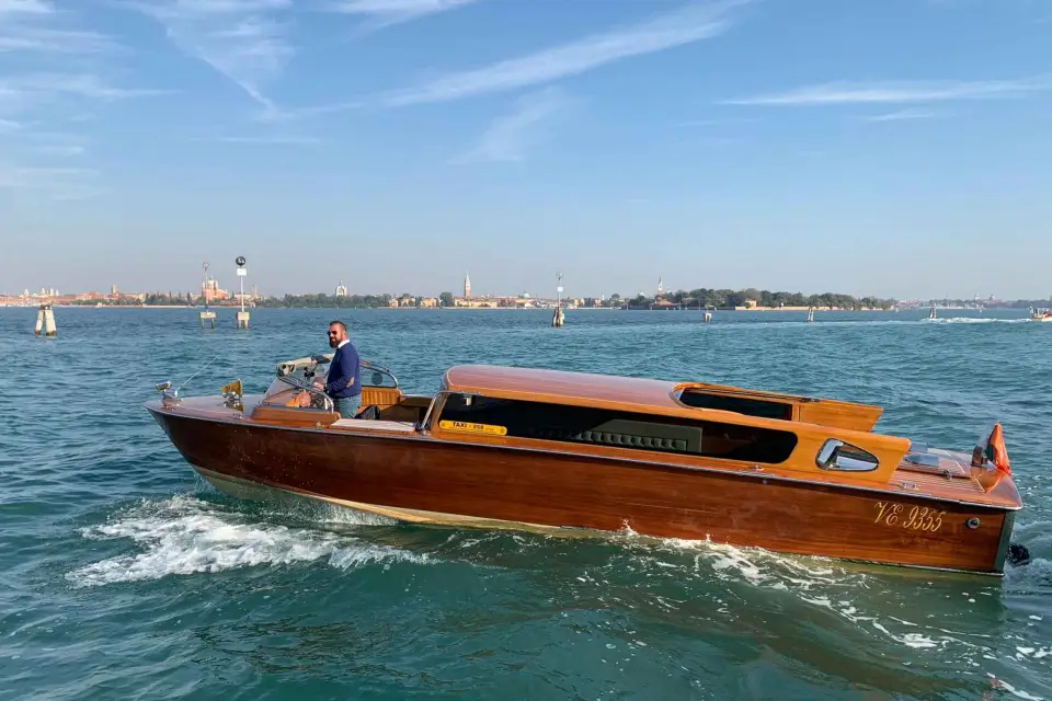 Venecia: Excursión de medio día en barco por Murano y Burano