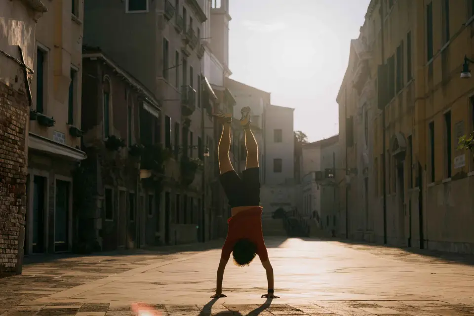 Experiencia de correr al amanecer en Venecia