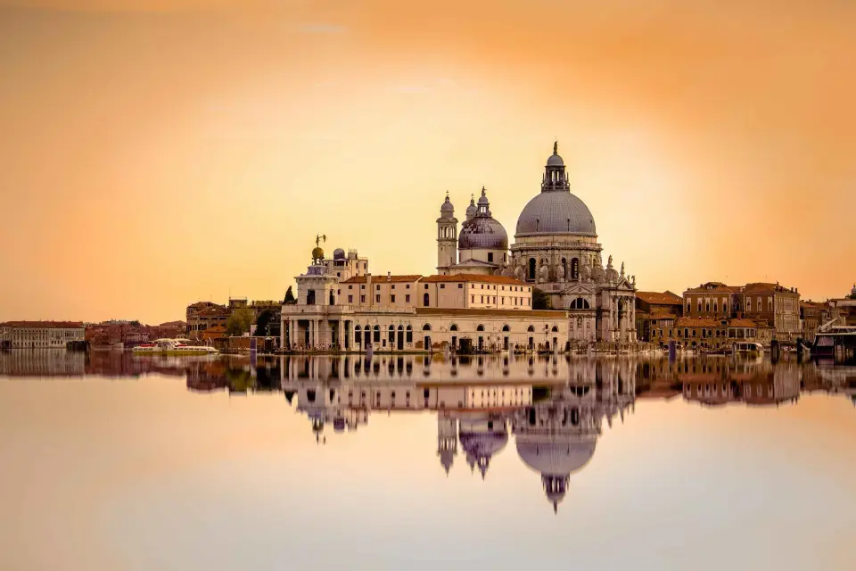 Venecia: Lo más destacado de la ciudad a pie con góndola opcional