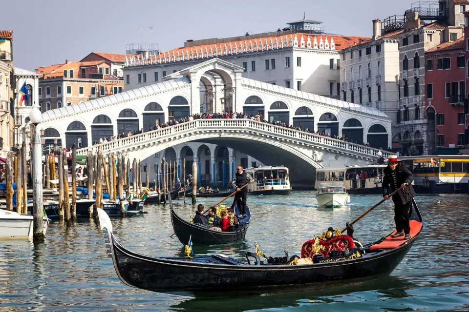 Desde Milán: Excursión guiada de un día a lo más destacado de Venecia