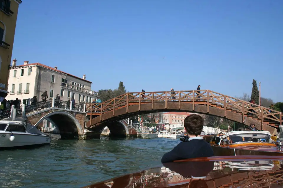 Paseo en barco a motor de 1 hora por el Gran Canal