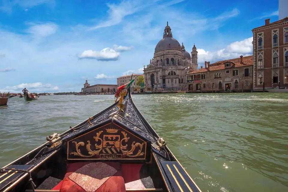 Venecia: Paseo en góndola y cena