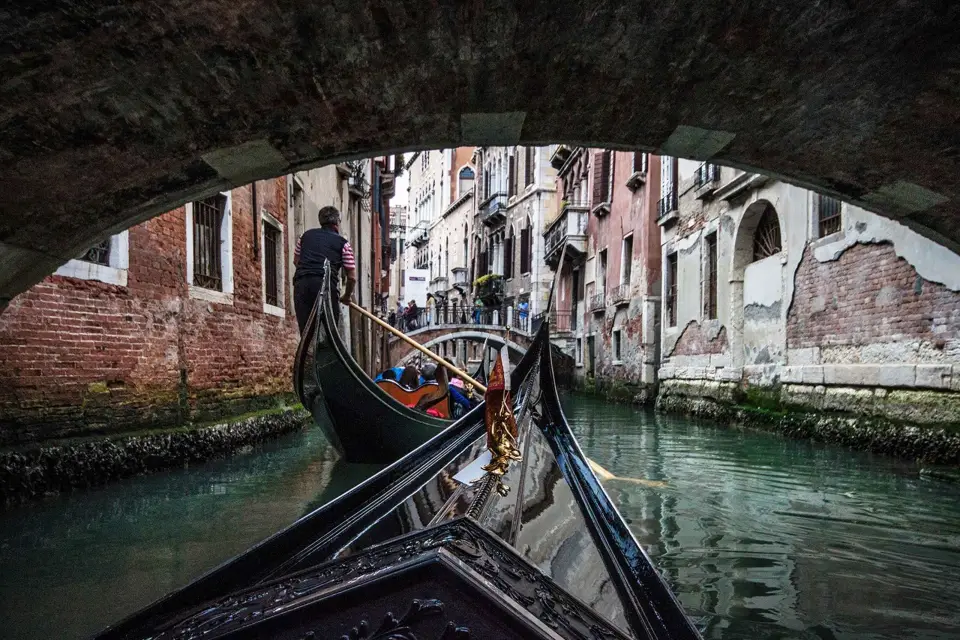 Venecia: Paseo nocturno en góndola y tours de fantasmas y leyendas