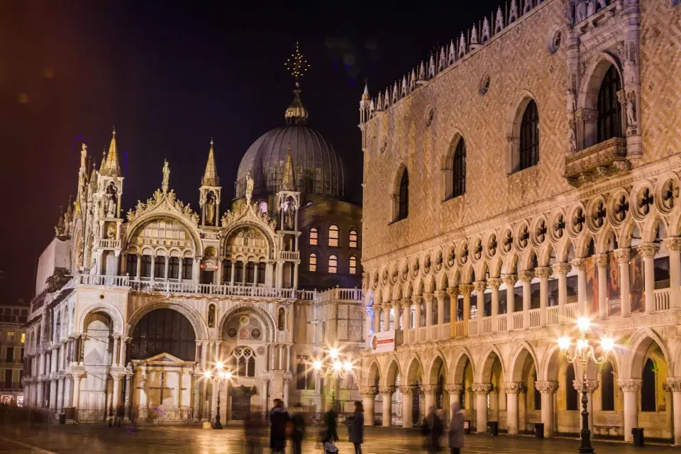 Venecia: Paseo vespertino con acceso exclusivo a San Marcos