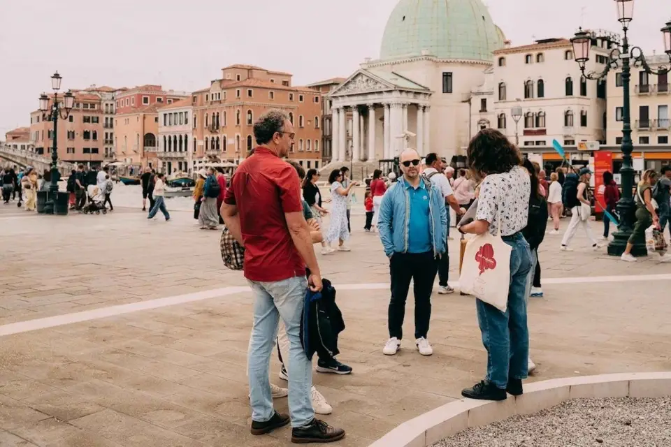 Venecia: Recorrido a pie en grupo reducido fuera de los caminos trillados