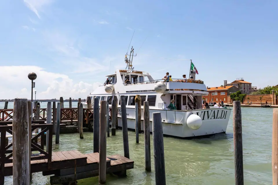 Tour en barco de día completo a Murano Burano Torcello desde Chioggia