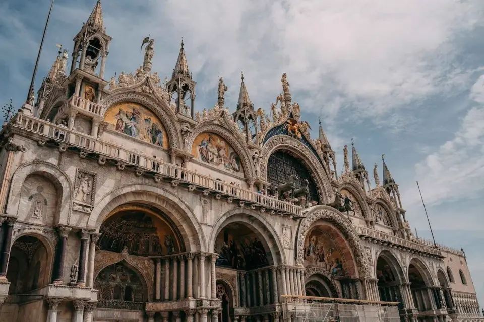 Venecia: Tour en grupo reducido de la Basílica de San Marcos con terraza