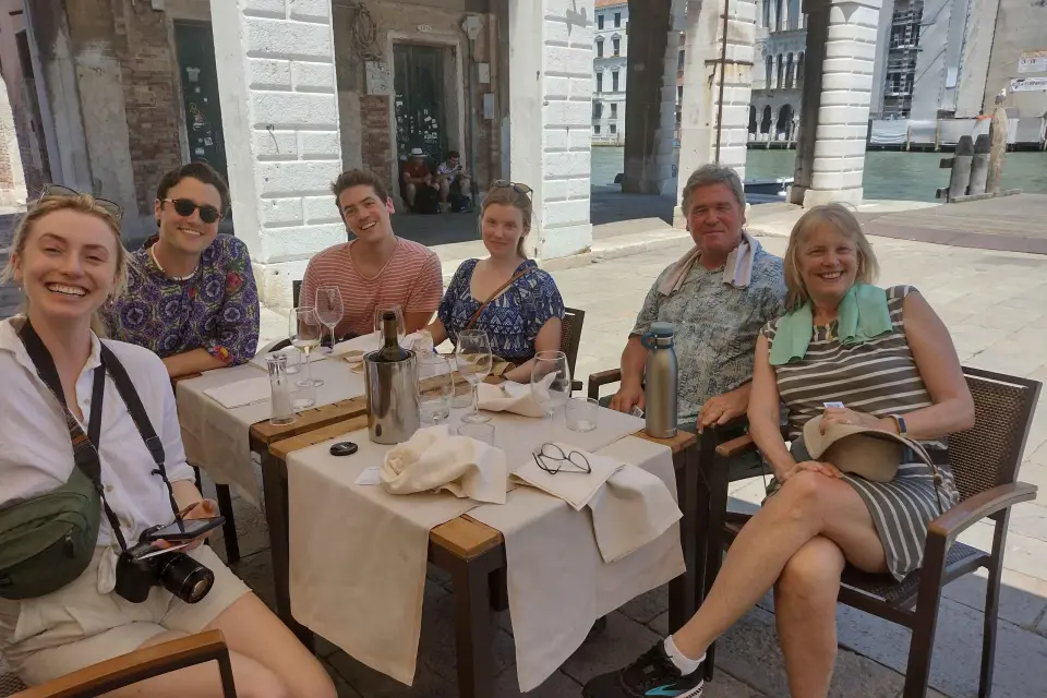 Venecia: Tour a pie al atardecer con degustación de comida y vino