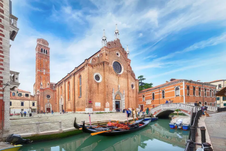 Tour privado de 2 horas por Rialto y la iglesia de Frari