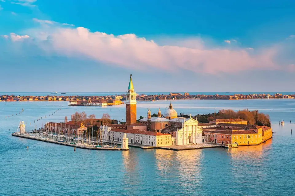 Visita a la Basílica de San Giorgio Maggiore con transporte acuático