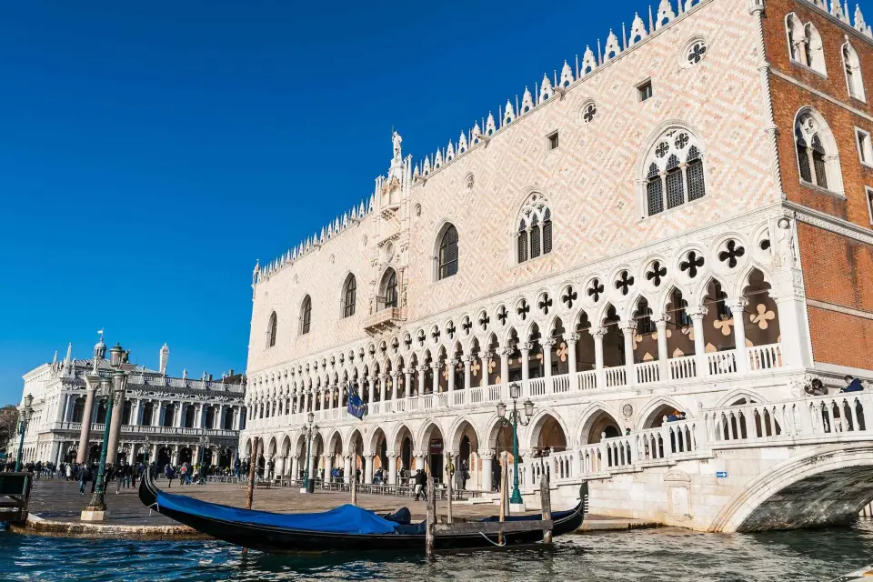 Venecia: Visita guiada al Palacio Ducal con paseo opcional en góndola