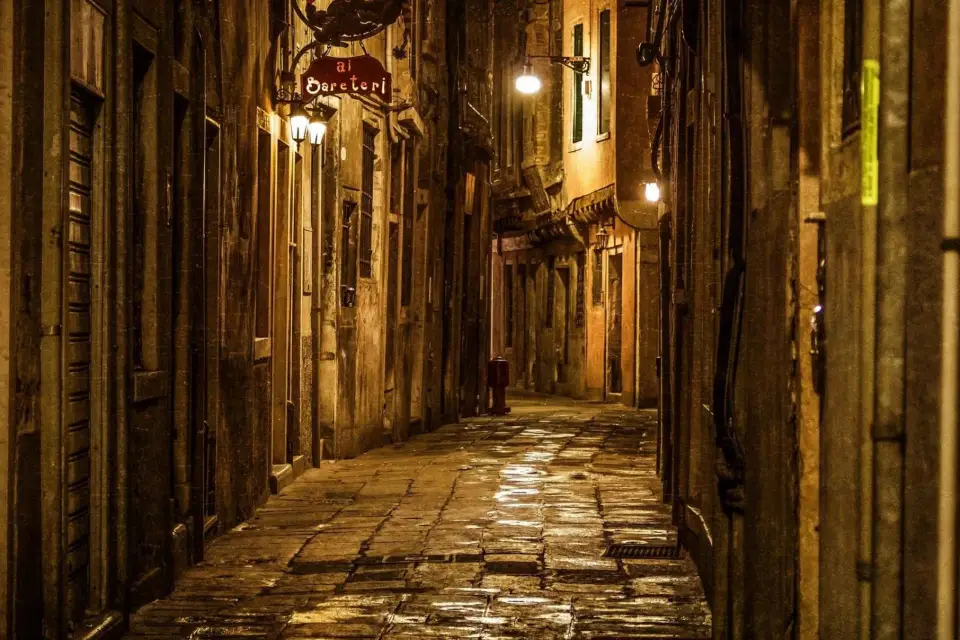 Visita guiada a pie por los Misterios de Venecia